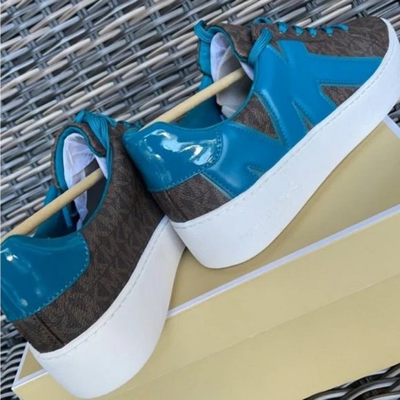 Michael Kors Poppy Lace Up MK Sig Small WMNS - Picture 15 of 16